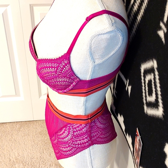 🥰GUC Victoria's Secret Very Sexy Lightly Lined Plunge & Hi-Waist Cheeky, 34B/SM - Picture 4 of 16